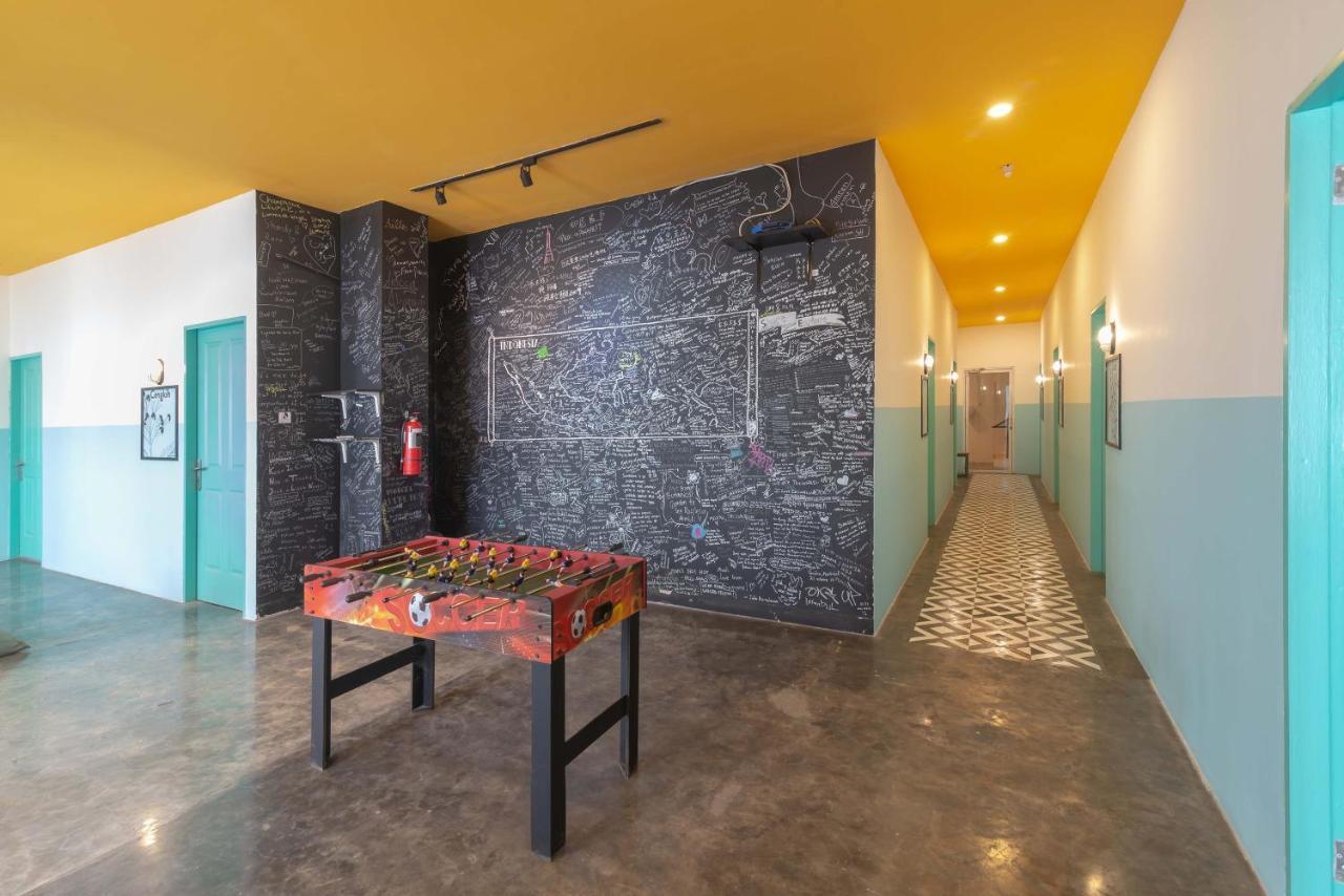 Wonderloft Hostel Kota Tua Jacarta Exterior foto