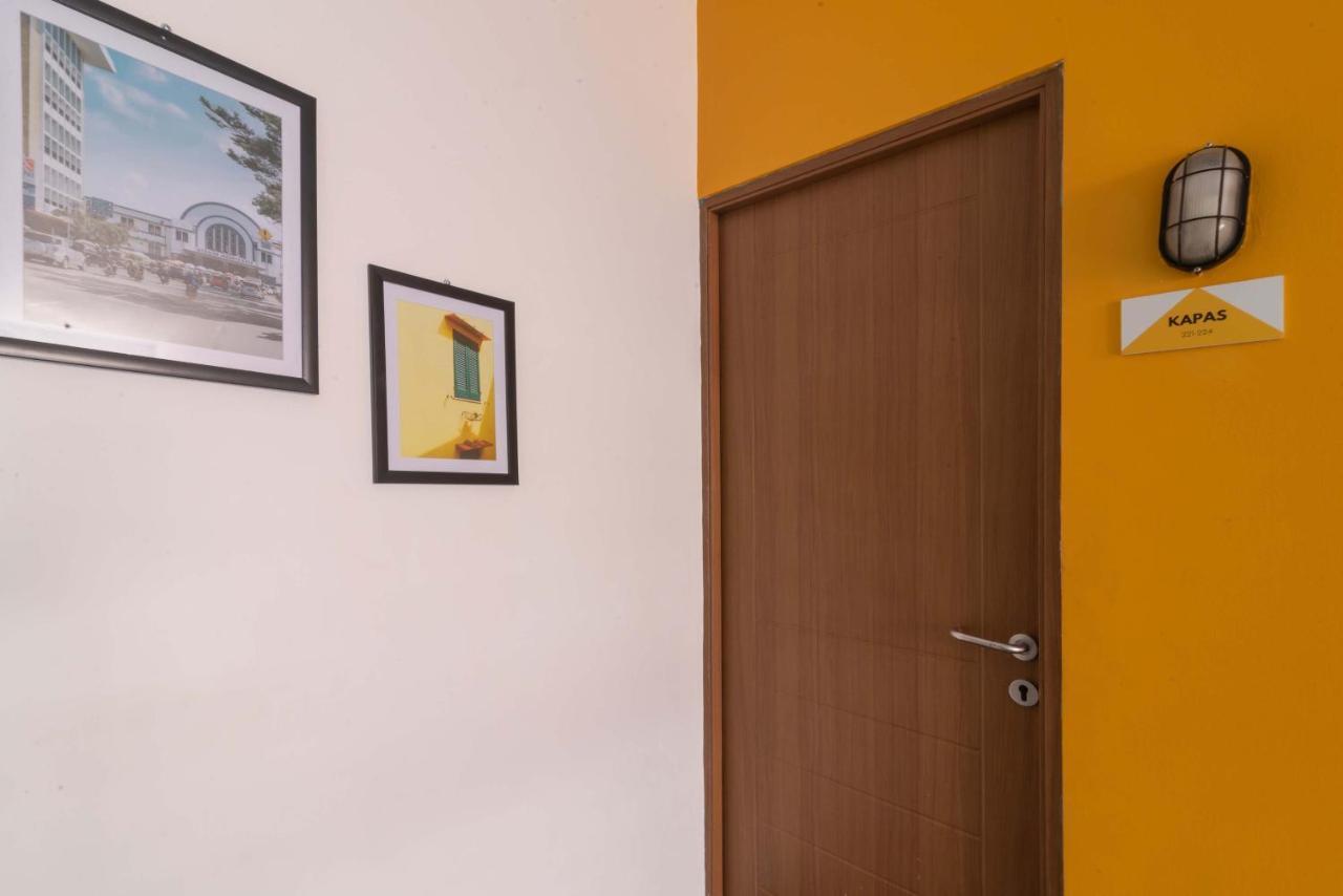 Wonderloft Hostel Kota Tua Jacarta Exterior foto